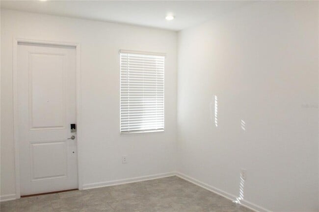 Building Photo - 7405 Stone Crk Trl