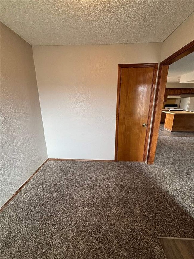 Building Photo - 901 NE Tortoise Dr