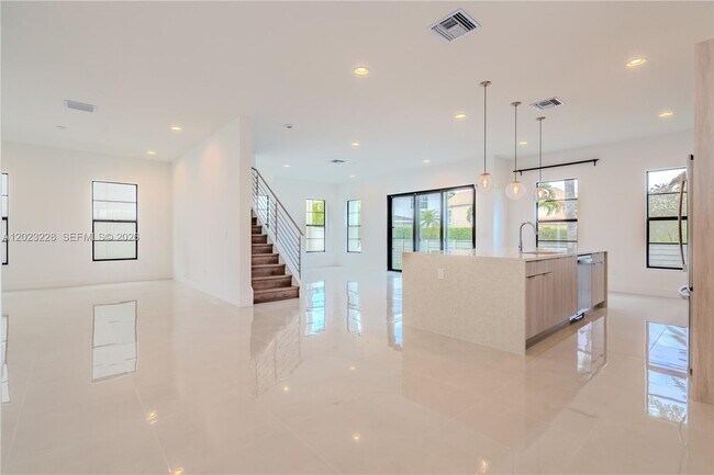Foto del edificio - 1427 SW 23rd St