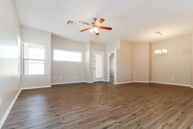 Foto del edificio - 17792 W Paradise Ln