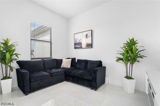 Foto del edificio - 2608 25th St W