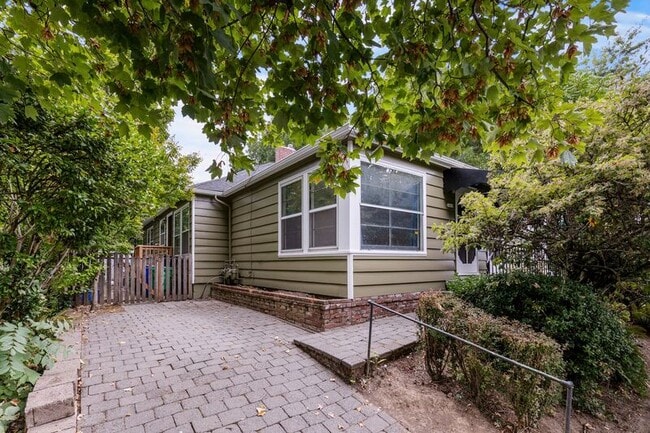 Photo - 1410 SE 32nd Ave Townhome