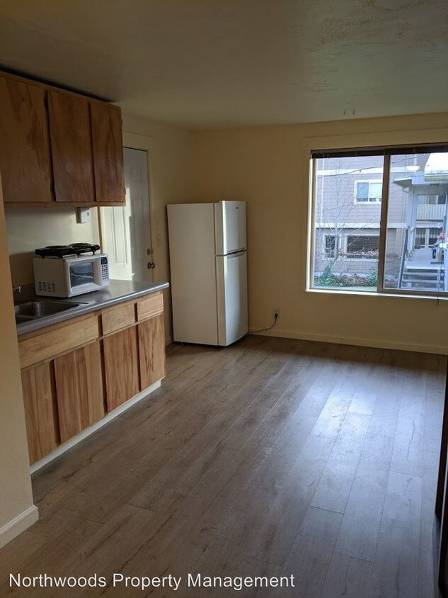 Primary Photo - Studio, 1 bath House - 1331 High St Unit 7A