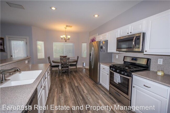 Building Photo - 3 br, 2.5 bath House - 9157 Sunken Meadow Ave