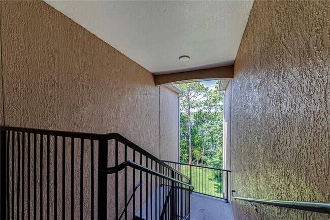 Building Photo - 3250 Corona Village Way