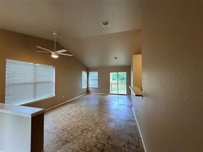 Foto del edificio - 2904 Whisper Oaks Ln