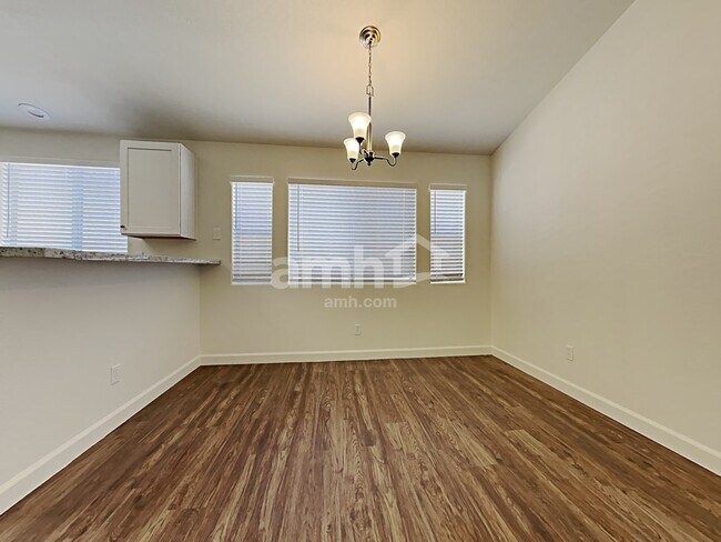 Foto del edificio - 9608 Fox Forest Ave