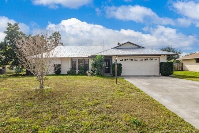 Foto del edificio - 160 SE Duxbury Ave