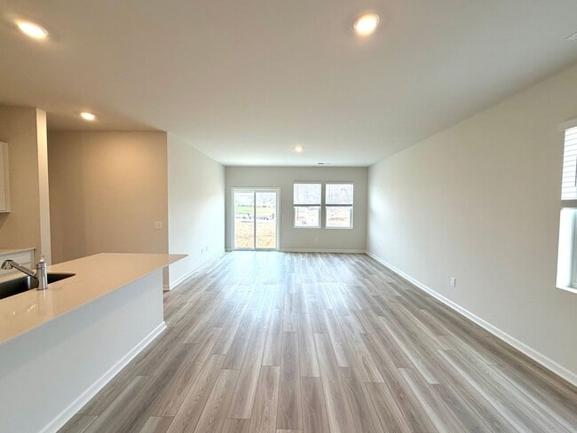 Foto del edificio - 919 Moray Ln