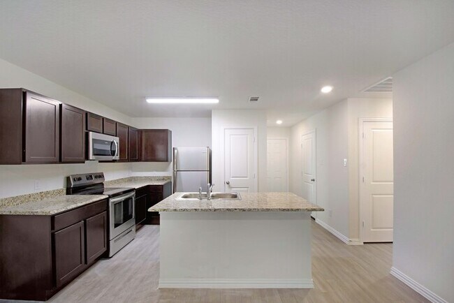 Foto del edificio - 7942 Henson St