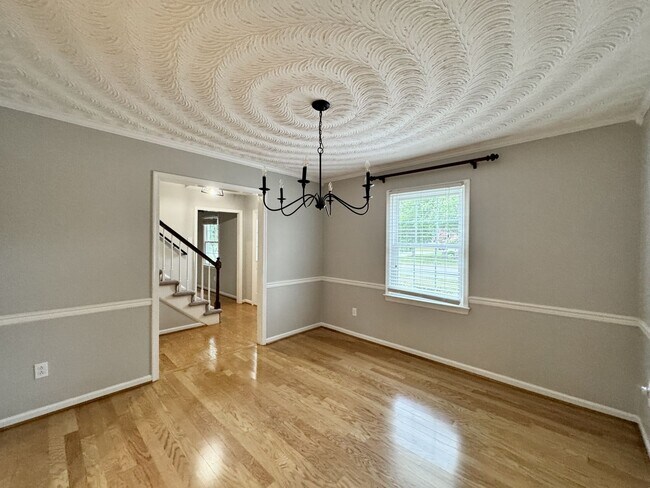 Building Photo - 4-Bedroom Home In Great Neck Meadows! Ready NOW!!! Fenced Backyard! HUGE Corner Lot! Dog Friendly!
