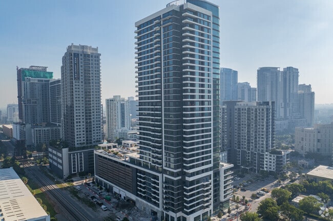 Building Photo - Hanover Riverwalk