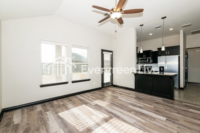 Building Photo - 10512 NW 35th St