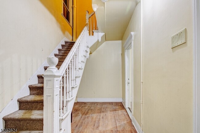 Building Photo - 178 N 16th St