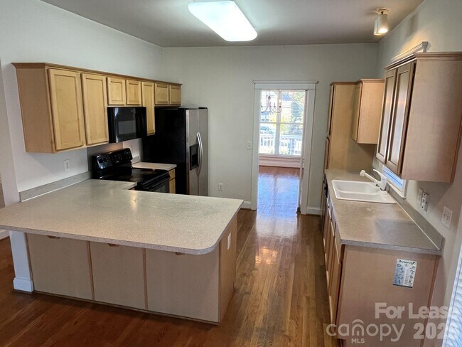 Building Photo - 3044 Parker Green Trail