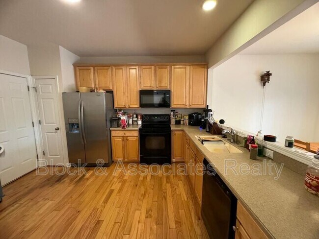 Building Photo - 7837 Jeffrey Alan Court