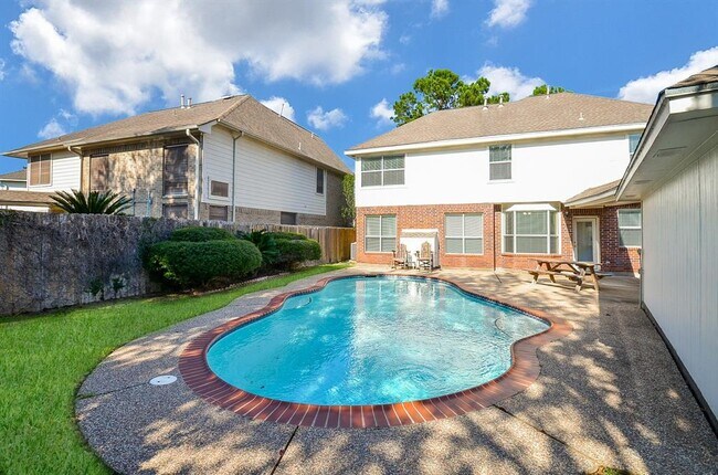 Foto del edificio - 20735 Fawnbrook Ct