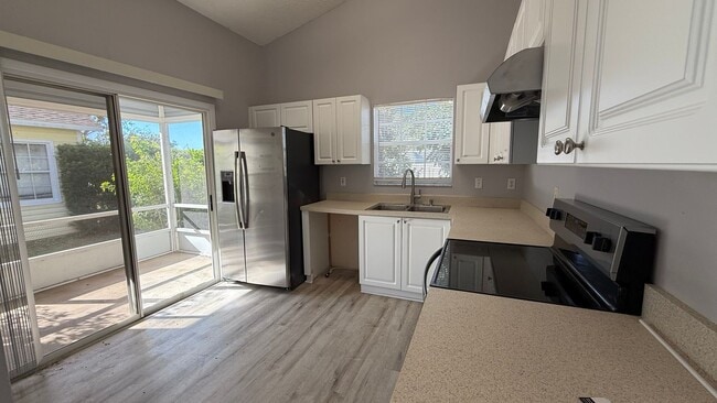 Foto del edificio - Annual 2 bedroom 2 bath Unfurnished Single Family Home in Lakeside South