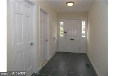 Building Photo - 6650 Midhill Pl