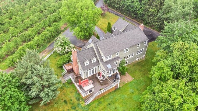 Building Photo - 72 Boon Rd