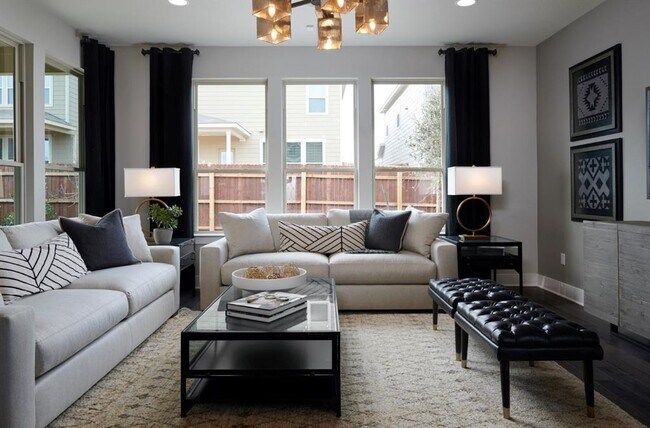 Building Photo - 112 Leon Loop