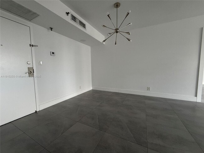 Foto del edificio - 3300 NE 192 St