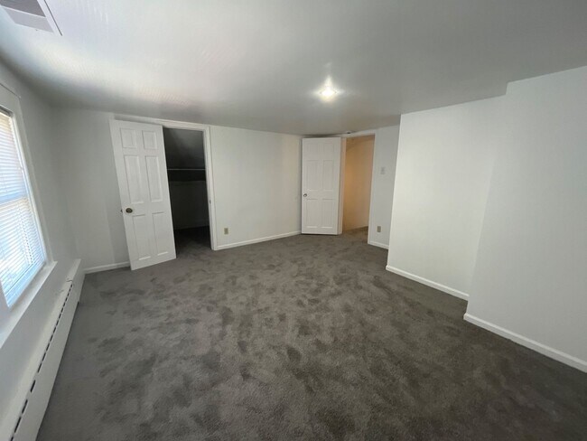 Building Photo - 210 S Nichols Ave