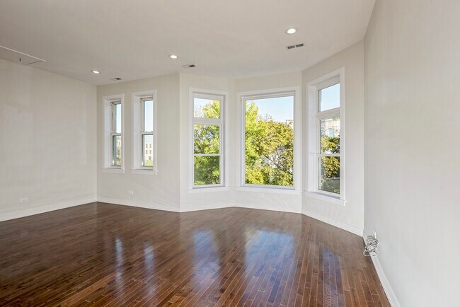 Foto del edificio - 6346 S Greenwood Ave