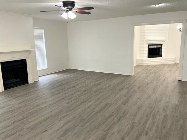 Building Photo - 9511 Rannock Way