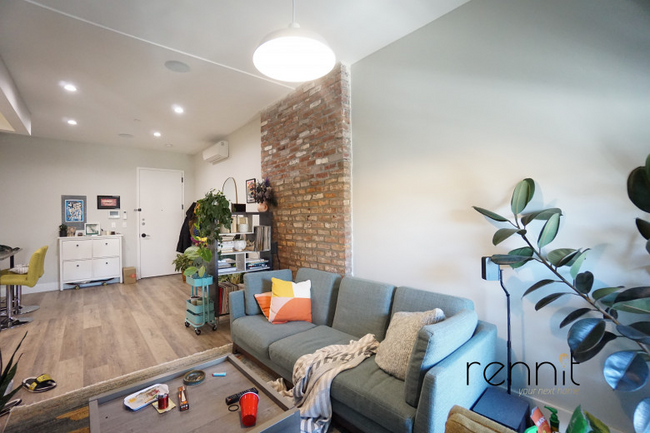 Foto del edificio - 1198 Bedford Ave