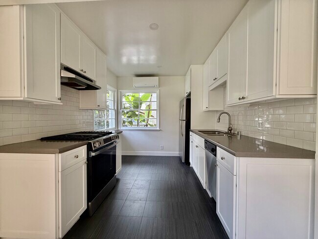 Foto 3 - 3563 Keystone Ave