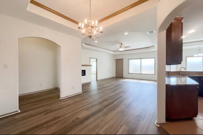 Building Photo - 1000 Estival Dr