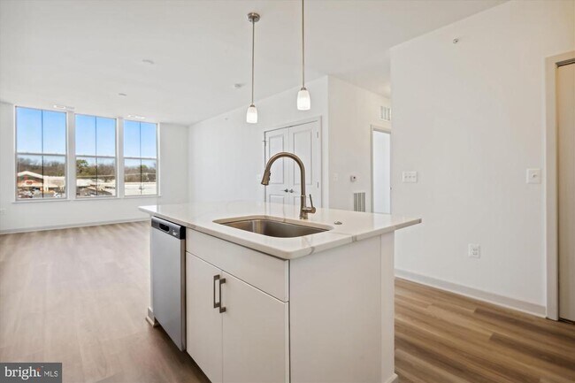 Building Photo - 10755 Fairgrounds Dr