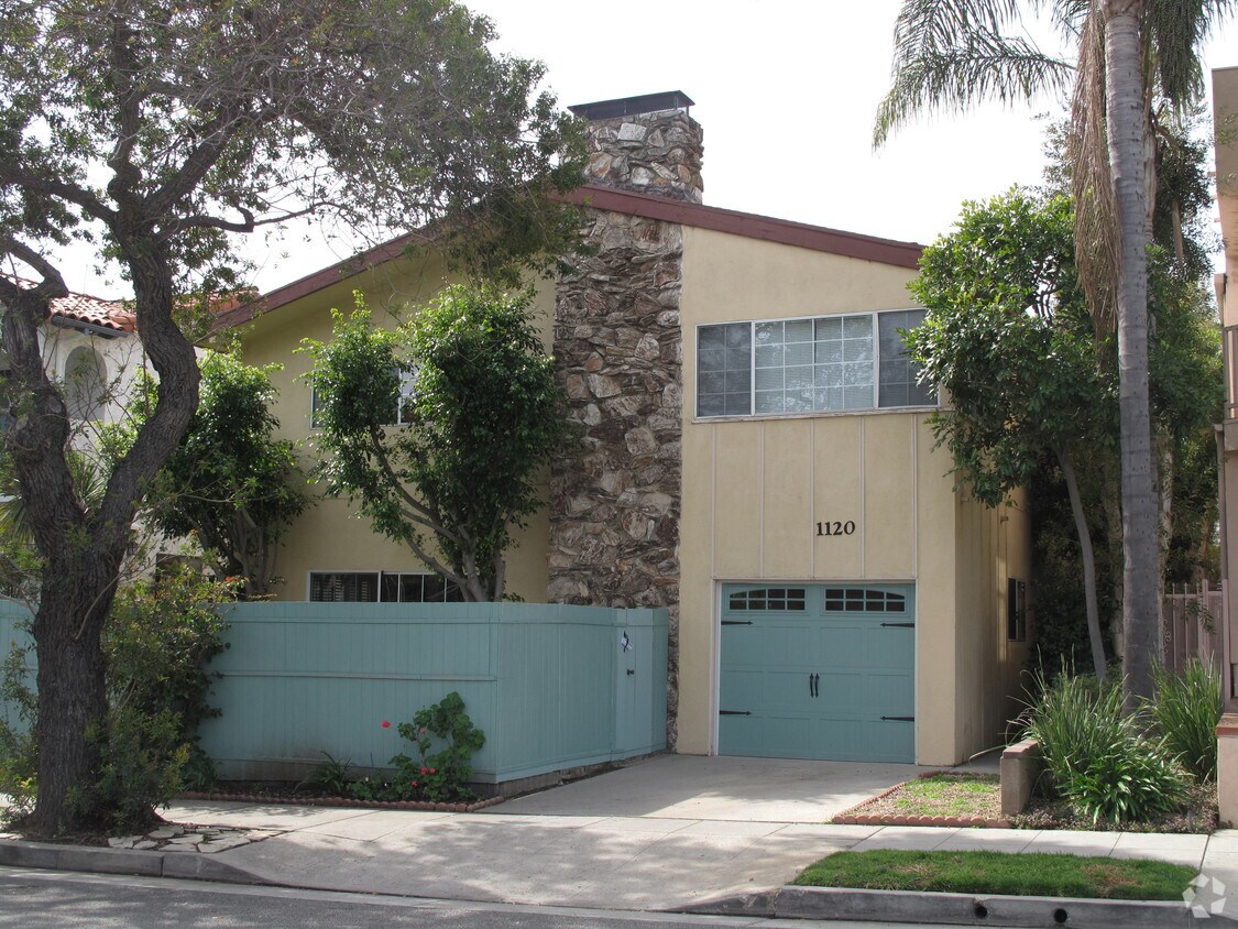 Primary Photo - 1120 24th St