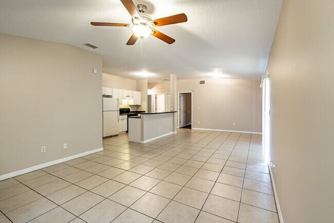 Foto del edificio - 4 bedroom in College Hill