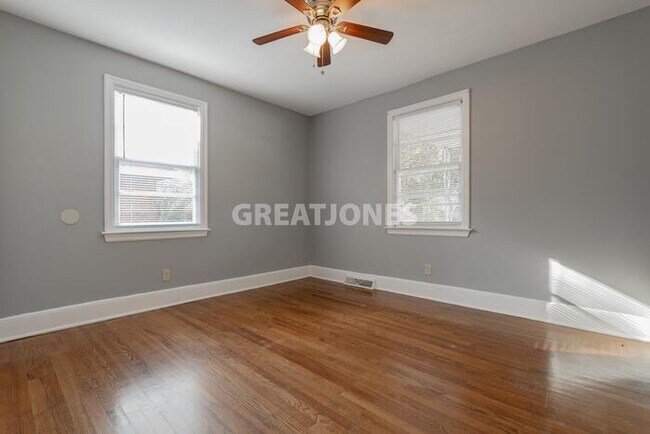 Building Photo - 227 17th St