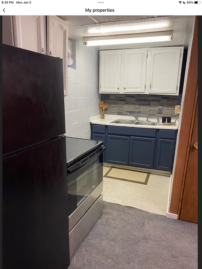 Building Photo - 1420 3rd Ave