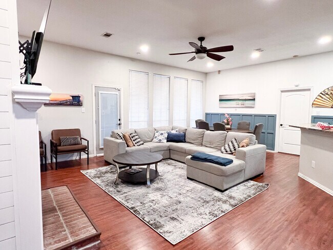 Foto del edificio - 1207 Old Knoll Dr