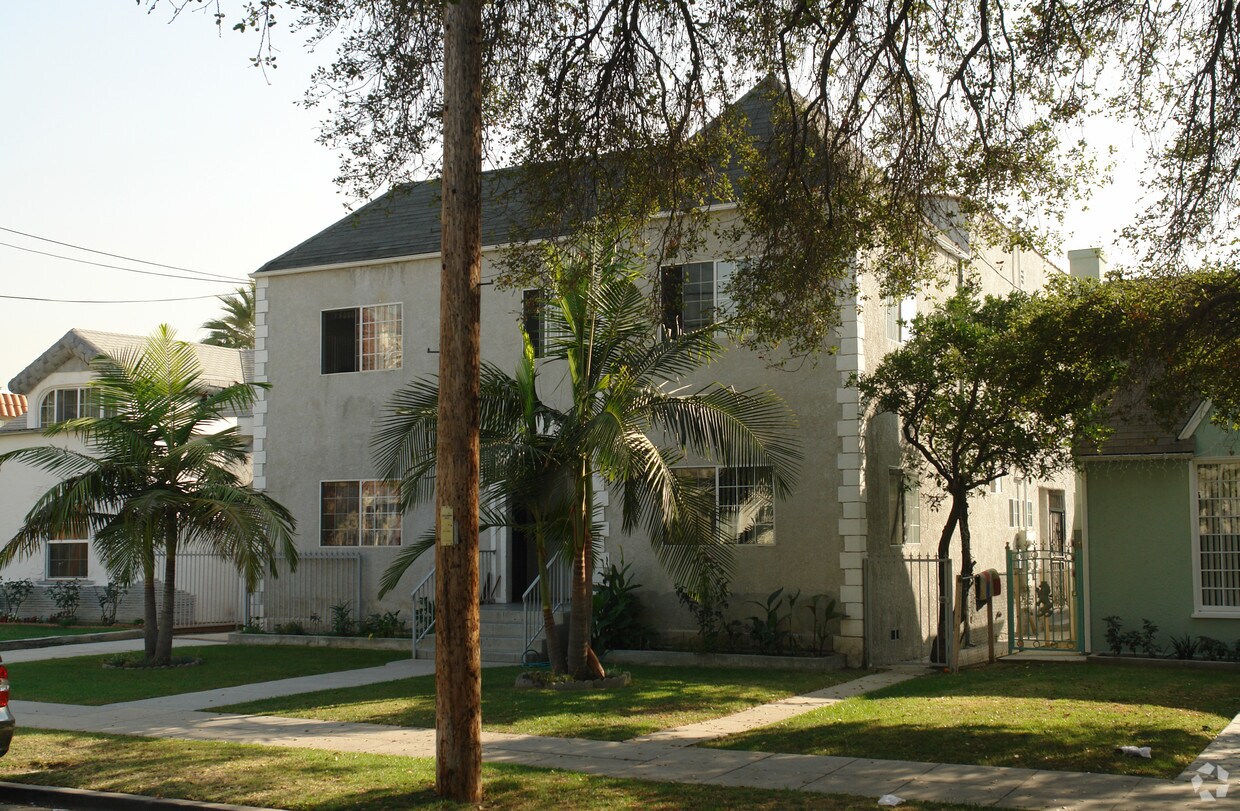 Foto del edificio - 1128 E Maple St