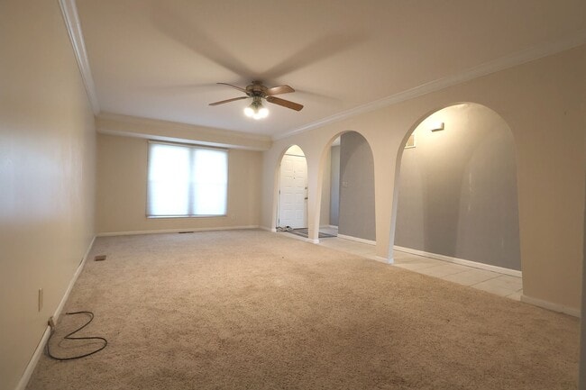 Building Photo - Charming 3-Bed, 2-Bath Home with 2 Car Garage & Covered Patio