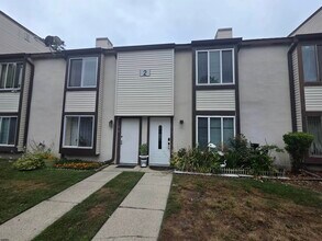 Building Photo - 2425 Arbor Ct