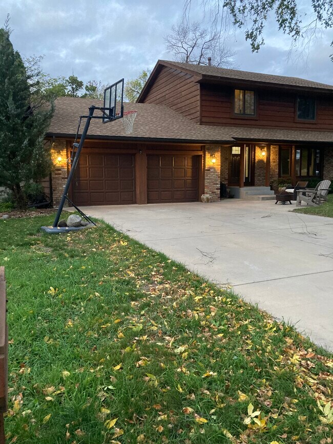 Building Photo - 535 Lake Summit Ct