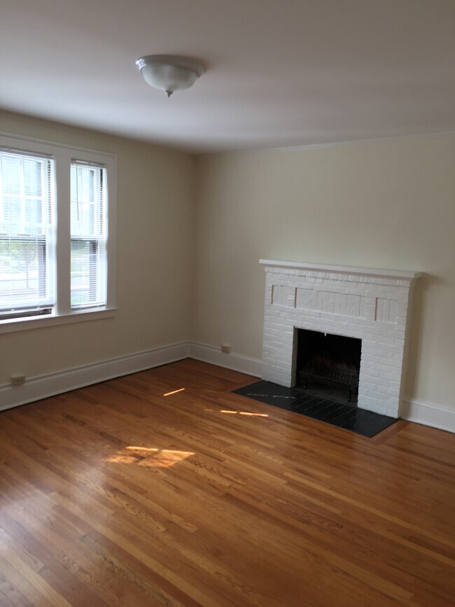 12 Robin Rd Unit 304, West Hartford, CT 06119 Apartments at 12 Robin Rd West Hartford, CT