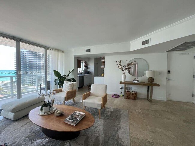 Building Photo - 5900 Collins Ave