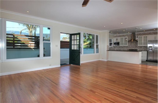 Building Photo - 1035 Orilla del Mar