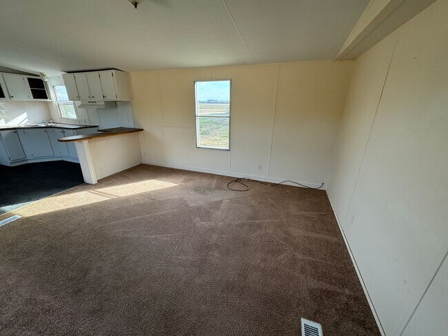 Building Photo - 3 Bedroom Singlewide Mobile Home