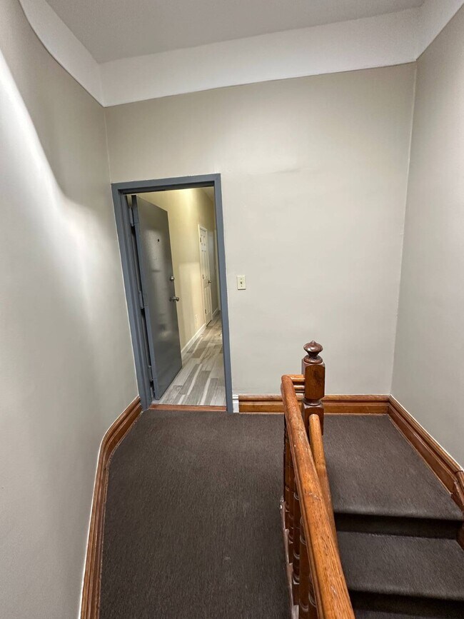 Foto del edificio - 66-13 60th Ln