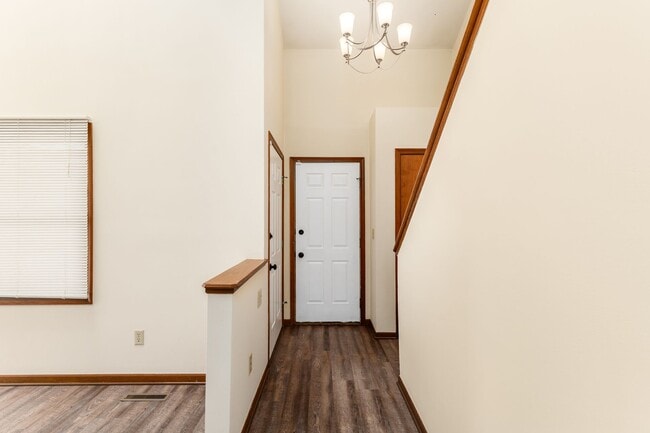 Building Photo - 8287 Talia Ct