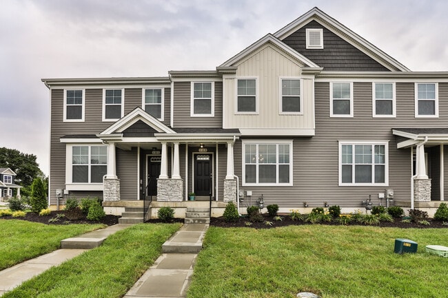 Building Photo - Creekside Landing