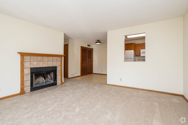 2BR, 2BA - 990SF - Kensington Park